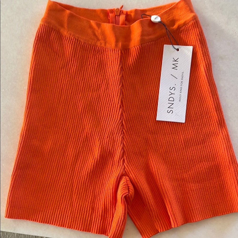 NWT.  SNDYS Women's Orange Ribbed Shorts #113
